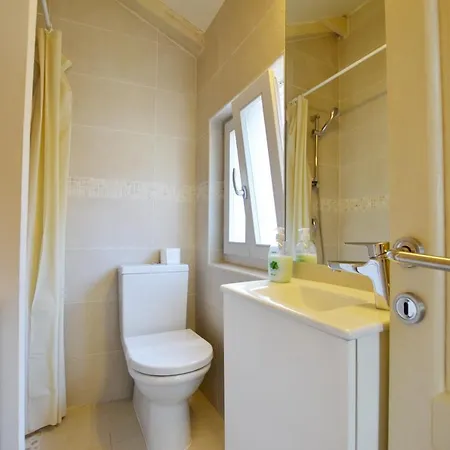 Grisia Apartamento *