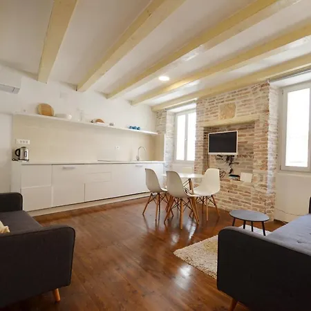 Apartamento Grisia *